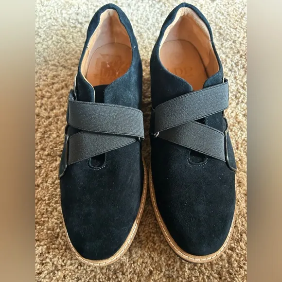 LE’Amour Des Pieds/ YOCCO/ NWOT OR BOX/ size  7.5/ Black Never worn !