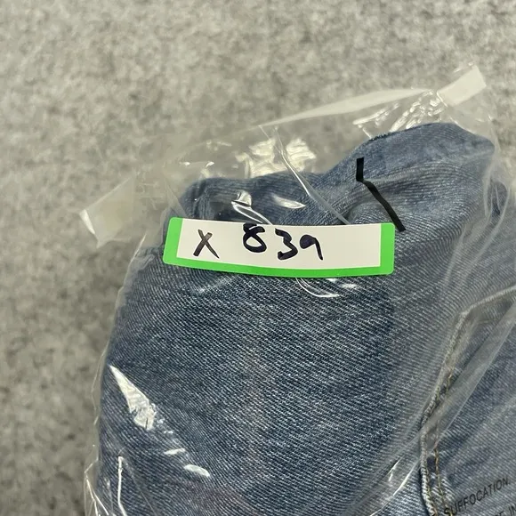 Levis 501 Jeans Mens 34x34 Blue Button Fly Straight Leg Original Denim NWOT