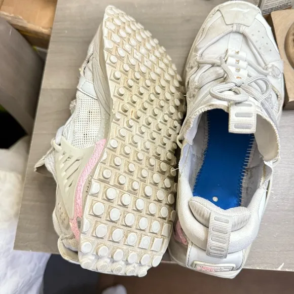 Li-Ning pavtrac Vintage White and Pink Sneakers with Chunky Design size 7.5
