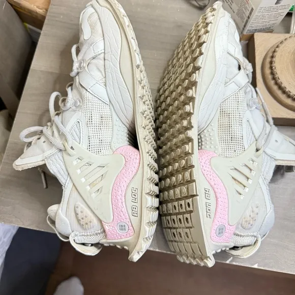Li-Ning pavtrac Vintage White and Pink Sneakers with Chunky Design size 7.5