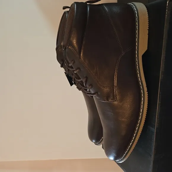London fog men's size 11 LFM=TYLER CHUKKA BROWN LEATHER SHOES**