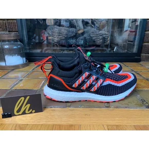 Mens 8 Adidas Ultraboost DNA “Lion Dance” Solar Red Athletic Running Shoes GV981