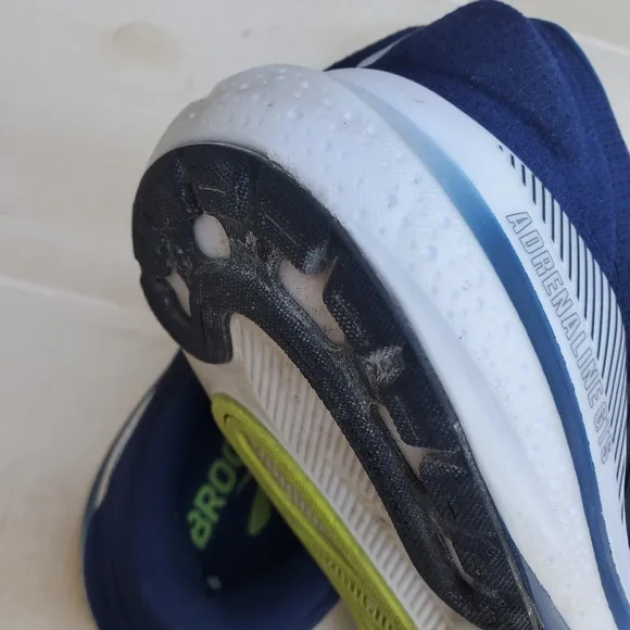 Mens BROOKS Adrenaline Gts running Shoes 9.5W