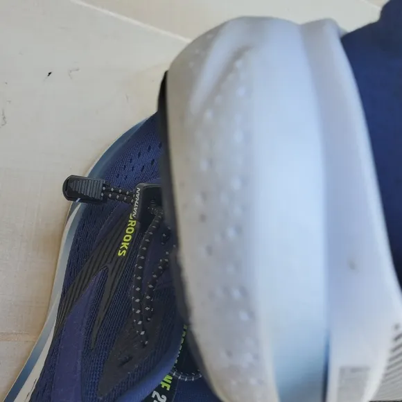 Mens BROOKS Adrenaline Gts running Shoes 9.5W