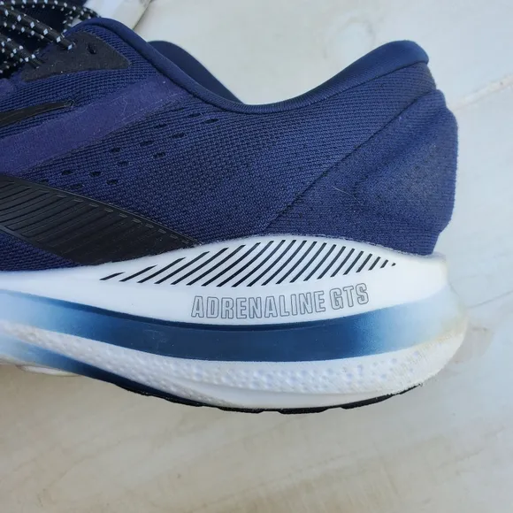 Mens BROOKS Adrenaline Gts running Shoes 9.5W