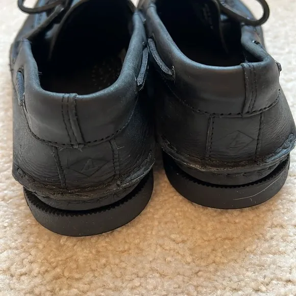 Men’s Sperry Top Sider size 10 black 2 eye boat shoes.