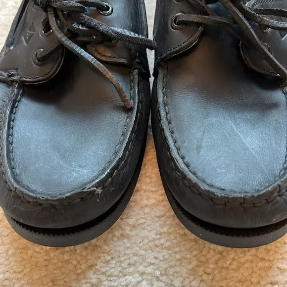 Men’s Sperry Top Sider size 10 black 2 eye boat shoes.
