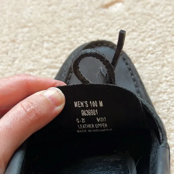 Men’s Sperry Top Sider size 10 black 2 eye boat shoes.
