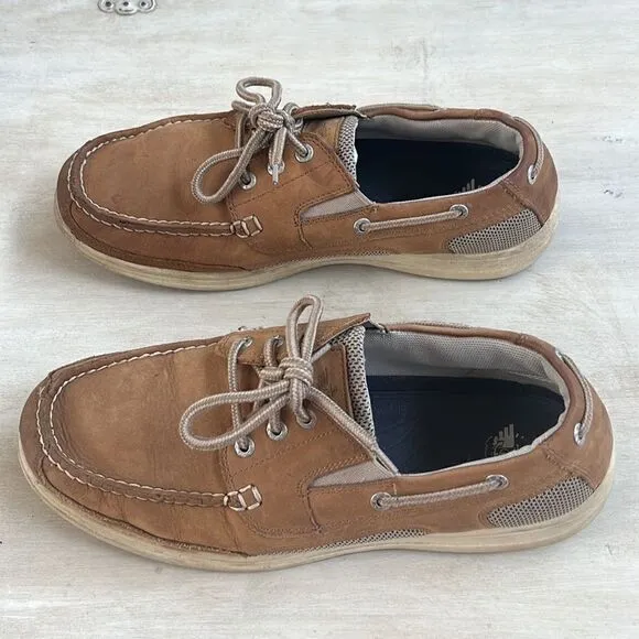 Men’s tan leather dockers boat shoes with shoe strings size 9.5W