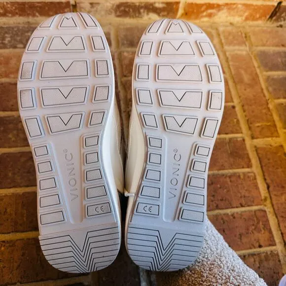 Men's Vionic Light Grey Athletic Sneakers