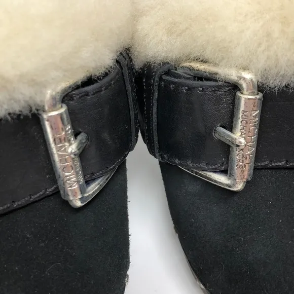 𝅺MICHAEL Kors black suede clogs 8M in box.