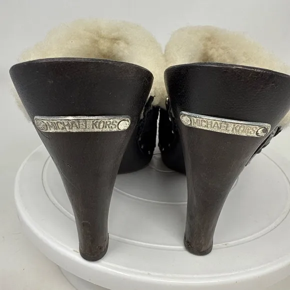 𝅺MICHAEL Kors black suede clogs 8M in box.
