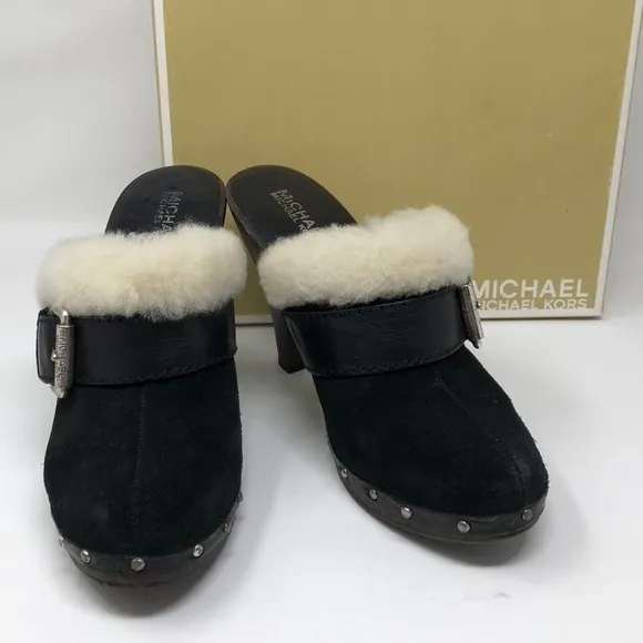𝅺MICHAEL Kors black suede clogs 8M in box.