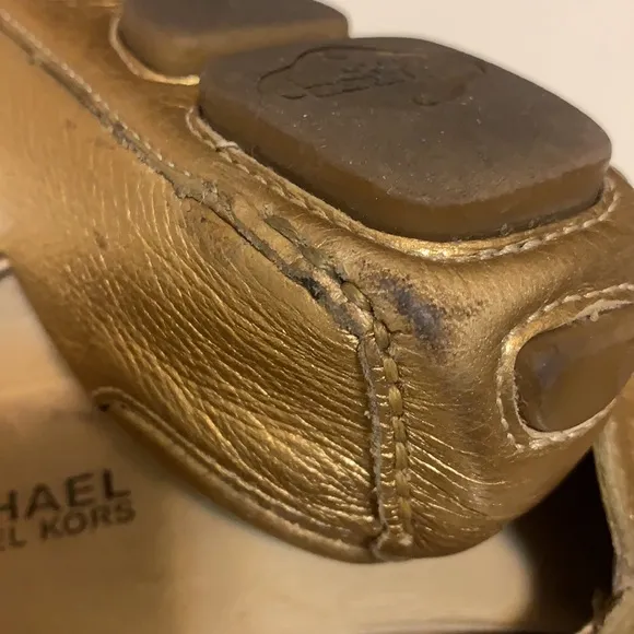 MICHAEL KORS SZ 5M FLATS, GOLD, LEATHER PREOWNED