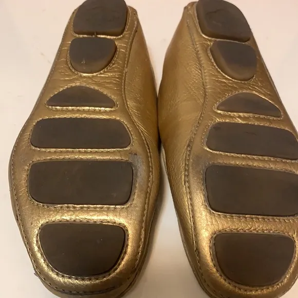 MICHAEL KORS SZ 5M FLATS, GOLD, LEATHER PREOWNED
