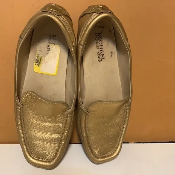 MICHAEL KORS SZ 5M FLATS, GOLD, LEATHER PREOWNED