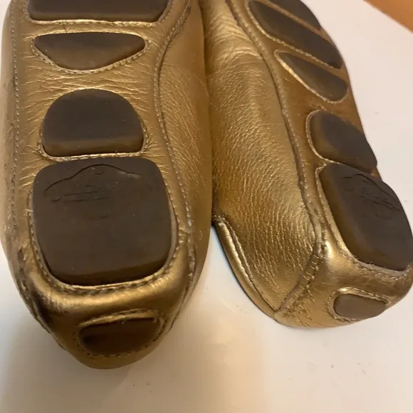 MICHAEL KORS SZ 5M FLATS, GOLD, LEATHER PREOWNED