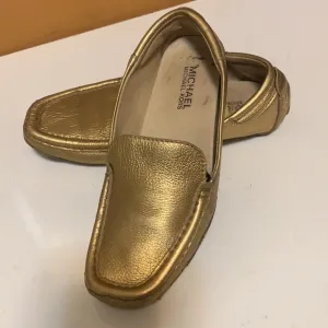 MICHAEL KORS SZ 5M FLATS, GOLD, LEATHER PREOWNED