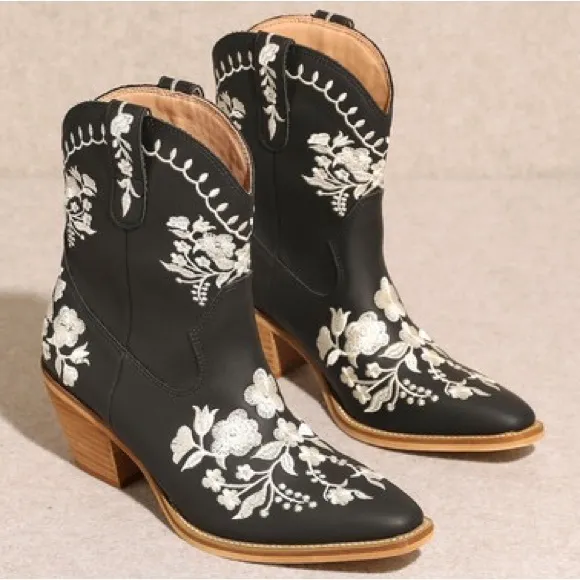 MIIM CAROLINE Black Faux Leather Embroidered Western Heeled Cowboy Boots