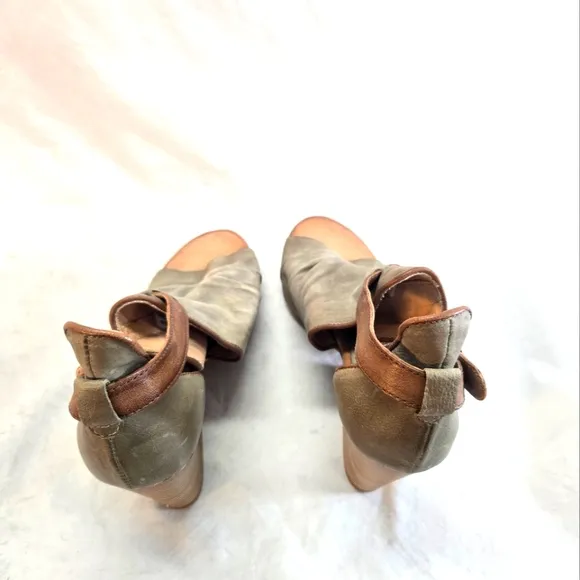 Miz Mooz Women's Size 41 Leather Wedge Sandals Kismet Khaki New