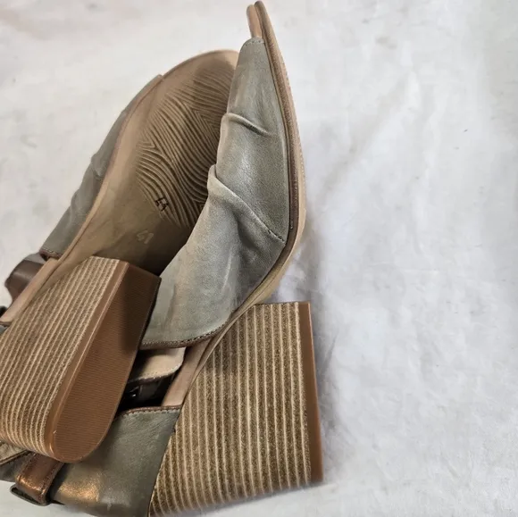 Miz Mooz Women's Size 41 Leather Wedge Sandals Kismet Khaki New
