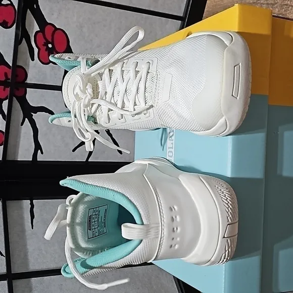 Moolah Phantom I Basketball Shoes Size 5‎ NWB