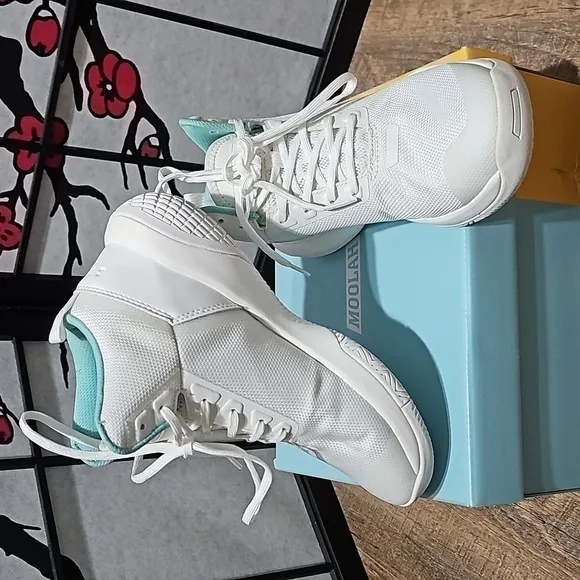 Moolah Phantom I Basketball Shoes Size 5‎ NWB