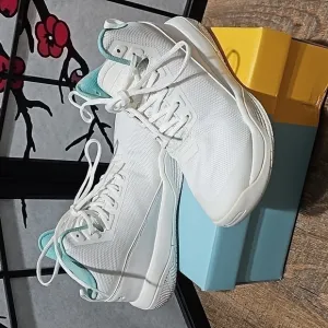 Moolah Phantom I Basketball Shoes Size 5‎ NWB