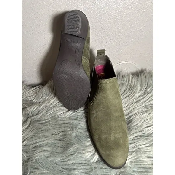 MUNRO JESSIE HEELED NUBUCK LEATHER BOOTIES HERB GREEN Slip-On Size 6.5