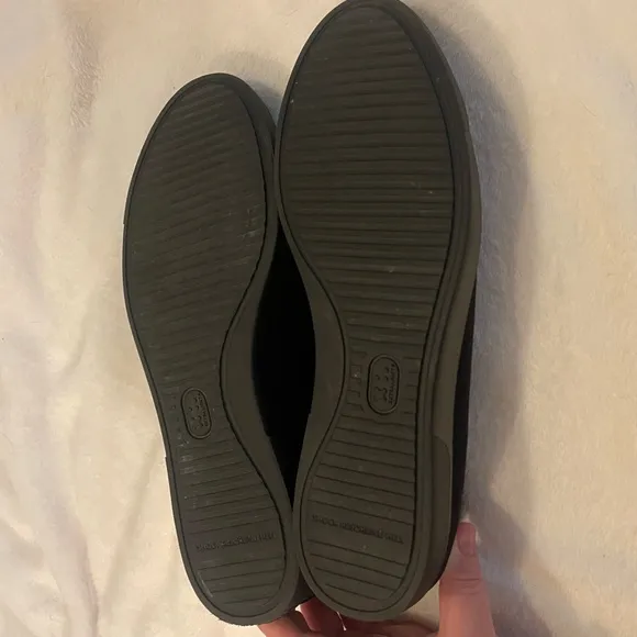 Munro / Plum Slip-On Flats / Black Leather Stretch Fabric / 10W Wide Width