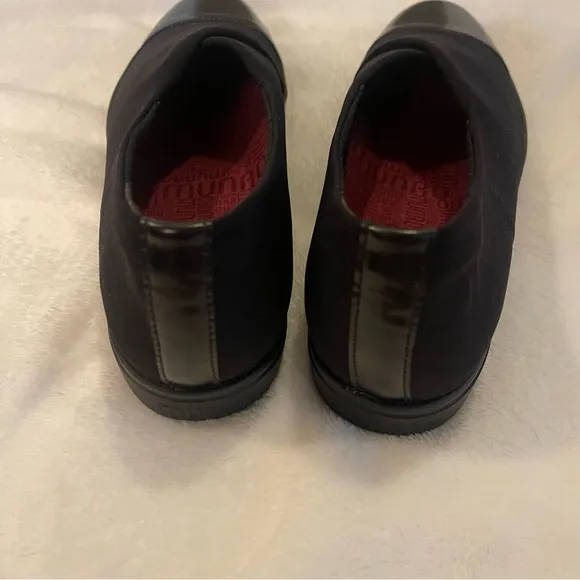 Munro / Plum Slip-On Flats / Black Leather Stretch Fabric / 10W Wide Width