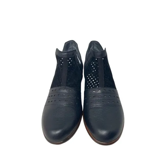 Naot Shoes Women's Size 9 - 9.5 Black Perforated Rivotra Bootie Leather