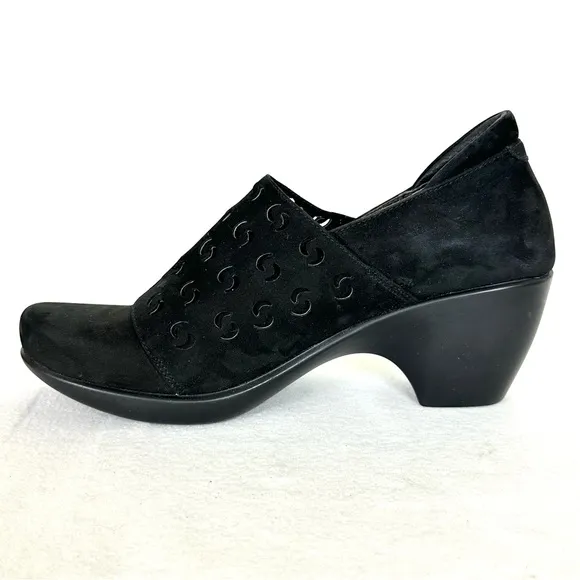 NAOT Women’s Black Suede Perforated Comfort Shoes 90s Y2K vibe, Size EU40 US 9