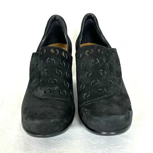 NAOT Women’s Black Suede Perforated Comfort Shoes 90s Y2K vibe, Size EU40 US 9