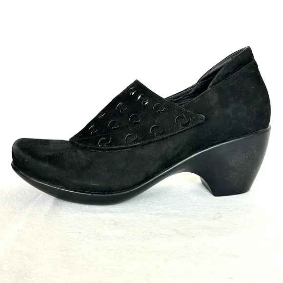 NAOT Women’s Black Suede Perforated Comfort Shoes 90s Y2K vibe, Size EU40 US 9