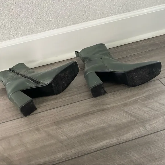Napoleon Green Square Toe Heel Green Booties Size 8.5
