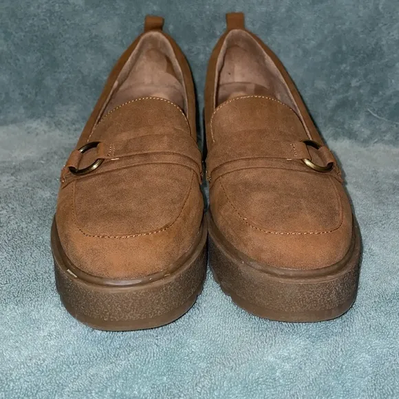 Naturalizer Soul Joyla Size 9 Lug Sole Slip On Shoes.  Brass Accent. Brown.