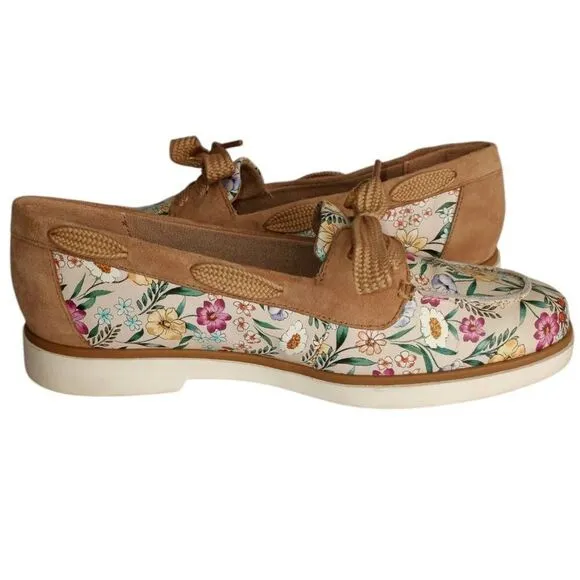 NATURALIZER KORRINE BOAT SHOE SZ.6 NWOT.