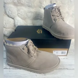 NEW 9 Ugg Men's UGG Nuemal Chukka Boot Putty (3236-PUTT) Light Grey AUTHENTIC