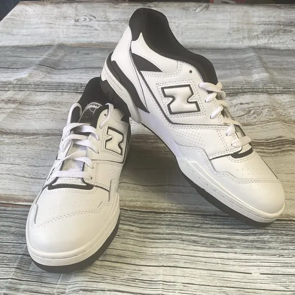 New Balance 550 Men’s White and Black Sneakers Classic Design Sz 8.5