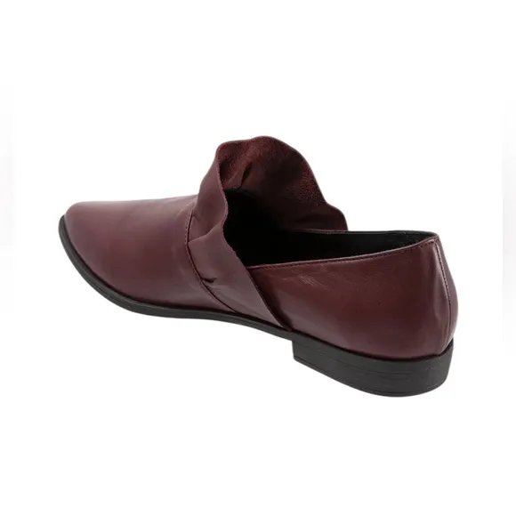 NEW Bueno Leather Burcu Women's Ruffle Flats Shoes Red Burgundy Size 9.5 or EU40