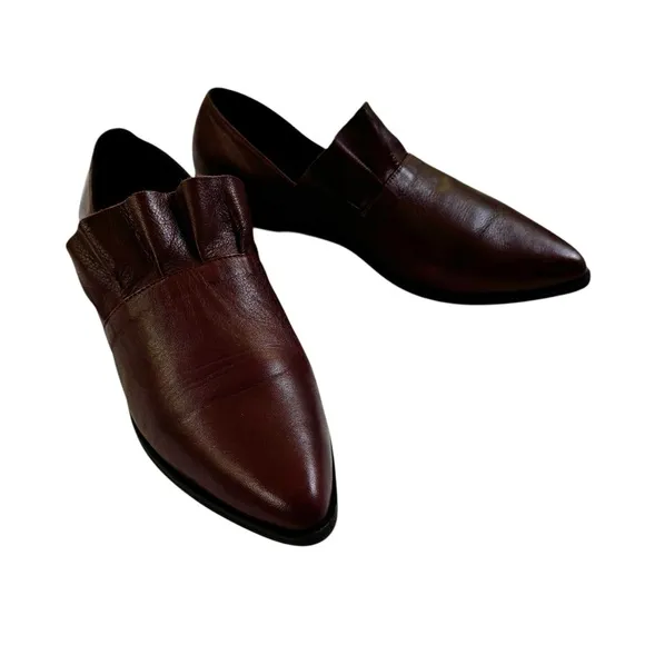 NEW Bueno Leather Burcu Women's Ruffle Flats Shoes Red Burgundy Size 9.5 or EU40