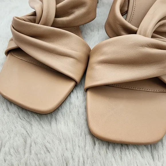 NEW Everlane The Day Twist Heel Elegant Tan Block Heel Sandals