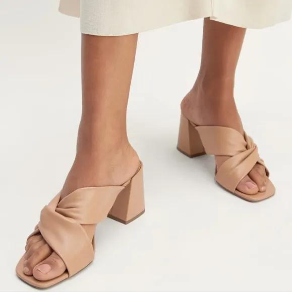 NEW Everlane The Day Twist Heel Elegant Tan Block Heel Sandals