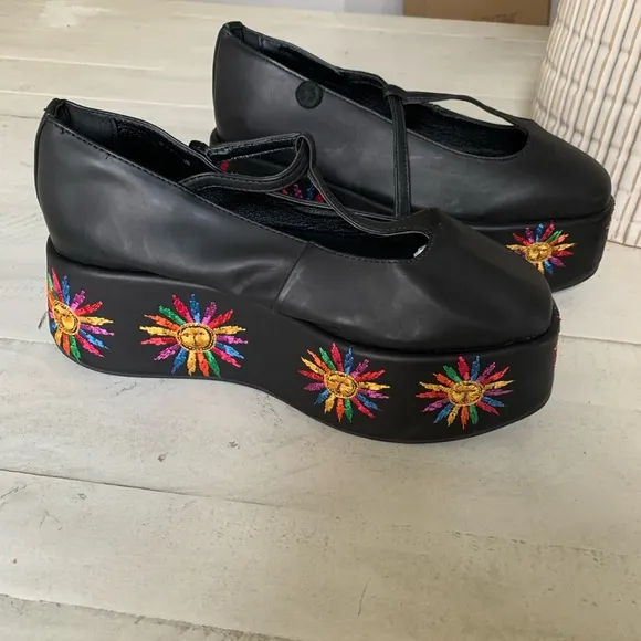 New Farm Rio Black Embroidered Women's Platform Shoes