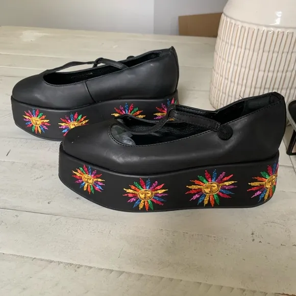 New Farm Rio Black Embroidered Women's Platform Shoes