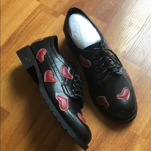 New faux leather heart print oxford lace shoes 7.5