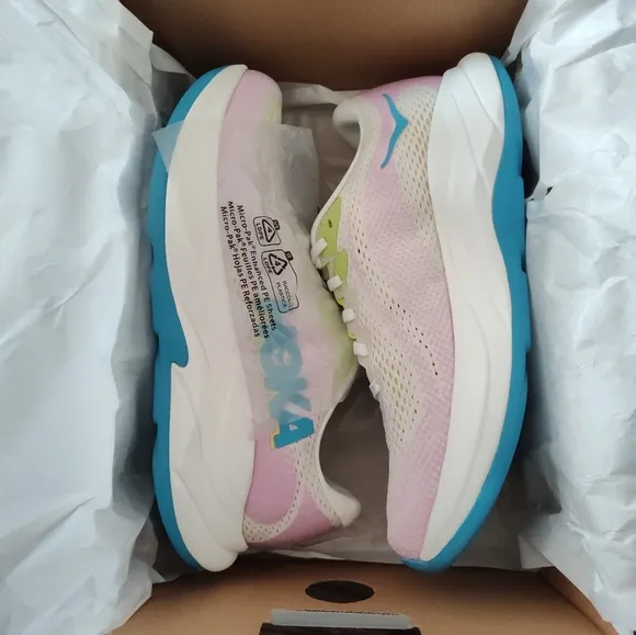 New!!! HOKA Women's Girls Running Shoes Rincon 4 Shoes - Frost/Pink Size 8.5 NIB