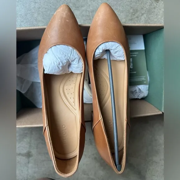 NEW IN BOX Nisolo Fiorela Go-To Mid Heel in Caramel