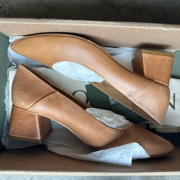 NEW IN BOX Nisolo Fiorela Go-To Mid Heel in Caramel